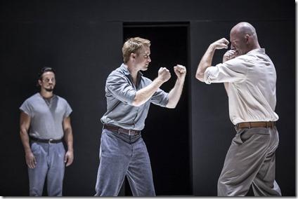 Review: A View from the Bridge (Goodman Theatre) Review: A View from the Bridge (Goodman Theatre)