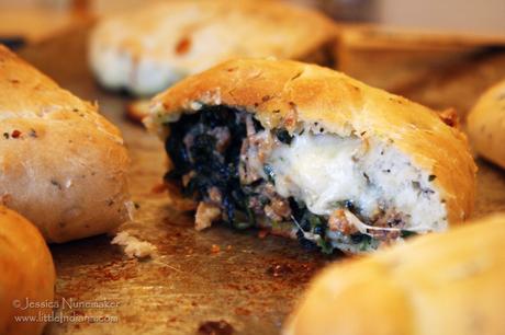 Best Calzone Recipe: Sausage and Spinach Calzones Best Calzone Recipe: Sausage and Spinach Calzones