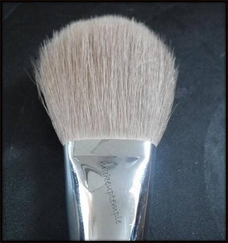 Product Reviews : Makeup Brushes: Shu Uemura Shu Uemura Natural Brush 27 Review