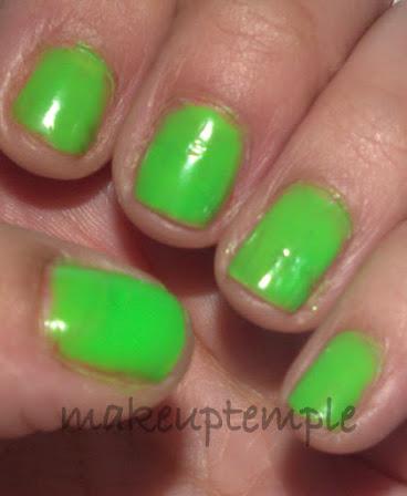 Swatches: Nail Polish Collections: Nail Polish: Flormar: Flormar Neon NO14 Nail Polish Swatches & Review