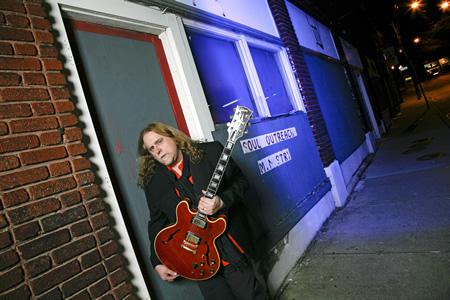 Warren Haynes: Livestream Concert from NYC tonight Warren Haynes