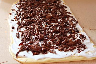 Daring Bakers - Yeasted meringue coffee cake