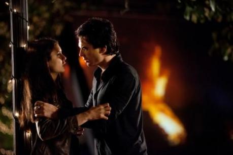 Review #2517: The Vampire Diaries 2.22: “As I Lay Dying”