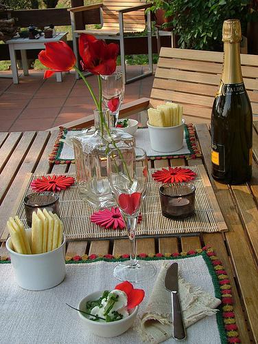 aperitif - prosecco & tulips