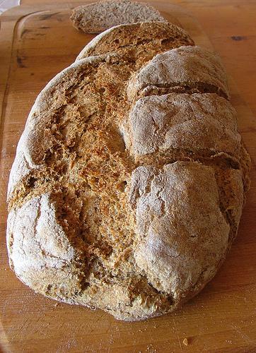 whole wheat bread - fullkorns bröd - pane integrale