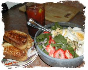 Munchie Mondays ~ Spinach and Strawberry Salad