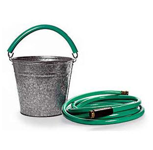 garden hose bucket grip Trash to Treasure: Re-Imagining Your Waste {Garden Hoses}