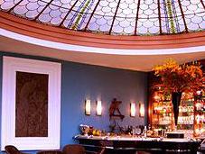 Honeymoons with Old-fashioned Glamour