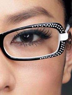 makeup-tips-for-women-who-wear-glasses-L-8xB44j.jpeg