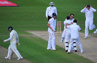 England Continues to Shock in 2011; Wraps Lanka for 82 to clinch 1st Test