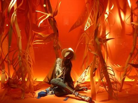 Artist Marianne Guely paper sculpture display for Printemps... Artist Marianne Guely paper sculpture display for Printemps summer window. xoxo LLM