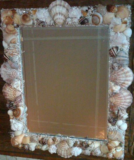 New Seashell Creations web site offers seashell mirrors and home decor
