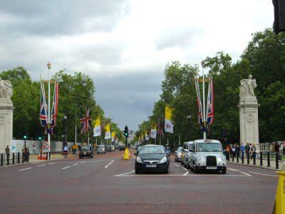 In and out of Buckingham Palace In and out of Buckingham Palace