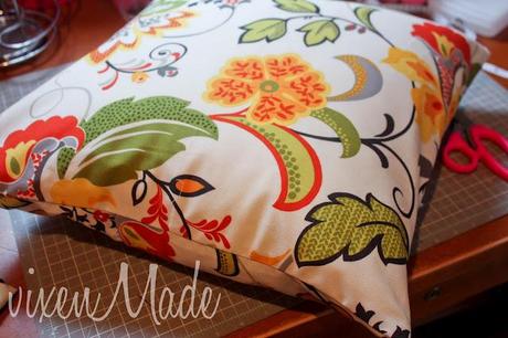 Simple Pillow Cover Tutorial