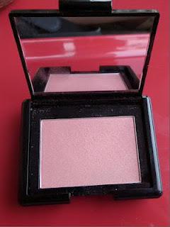Review:: Swatch:: Oriflame Beauty Perfect Blush in Glowing Peach Review:: Swatch:: Oriflame Beauty Perfect Blush in Glowing Peach