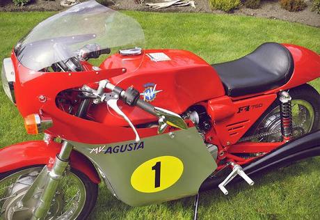 MV 750 Brutale engined 750 MAGNI replica. MV 750 Brutale engined 750 MAGNI replica.