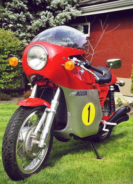MV 750 Brutale engined 750 MAGNI replica. MV 750 Brutale engined 750 MAGNI replica.