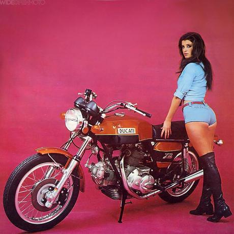 DUCATI 750GT GIRLS