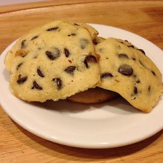 Crispy Cakey Chocolate Chip Cookies