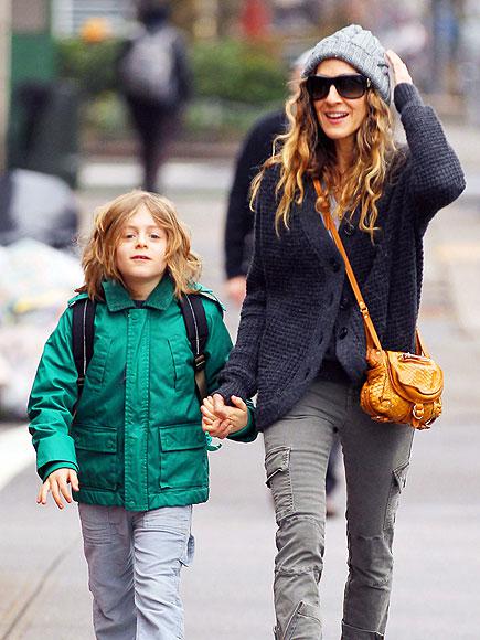 beanie_sarah-jessica-parker-blue beanie Beanie Chic, Streetstyle