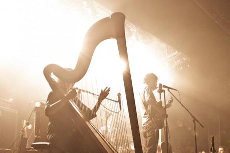 BarrBrothers 16 550x366 KISHI BASHI AND THE BARR BROTHERS CAPTIVATED (LE) POISSON ROUGE [PHOTOS]