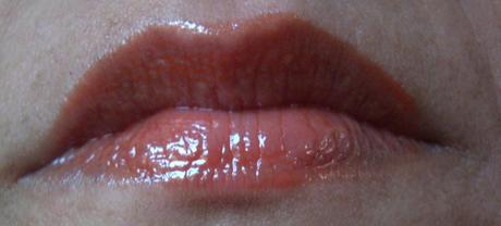 Swatches: Lips:Lip gloss:Revlon: Revlon Color Bust Lipgloss 046 Sizzle Swatches