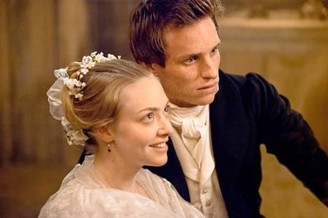 les-miserables-seyfried-redmayne New Photos from ‘Les Miserables’