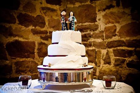 wedding cake idea classic tiers The Ashes Vickerstaff Photography wedding cake ideas (4)