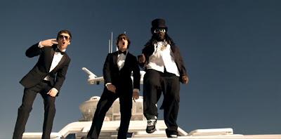I'm on a Boat B*tch! I'm on a Boat B*tch!