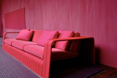 Red_outdoor_couch