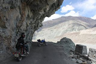 Dangerous Driving Roads on Earth Dangerous Driving Roads on Earth