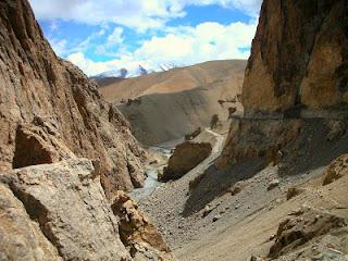 Dangerous Driving Roads on Earth Dangerous Driving Roads on Earth