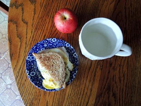 egg sandwich & blog keeping