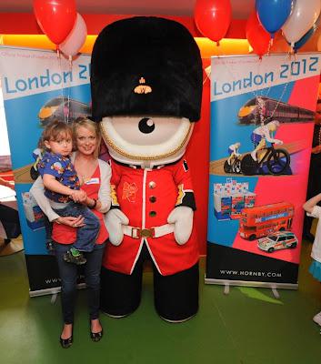 The Hornby Olympic London 2012 Tea and Toy Party, Meeting Wenlock