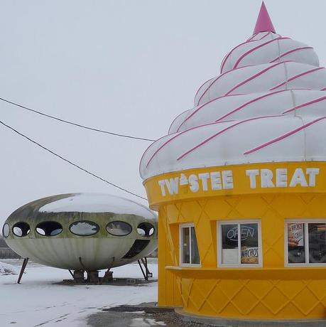 The Futuro House Project - Information, Photos & Locations Futuro Livingston