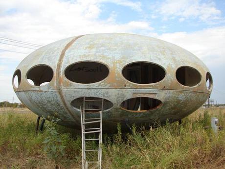 The Futuro House Project - Information, Photos & Locations Futuro Royse City
