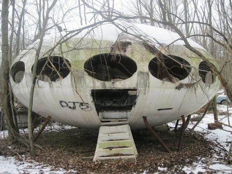 The Futuro House Project - Information, Photos & Locations Futuro For Sale - Location Unknown