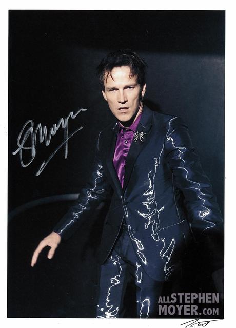shinyjacket 3 Days left to order your Billsbabe wristband and win glamour shot signed by Stephen Moyer