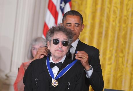 Bob Dylan’s Sunglasses: Rock Music Icon Turned Unlikely Trendsetter