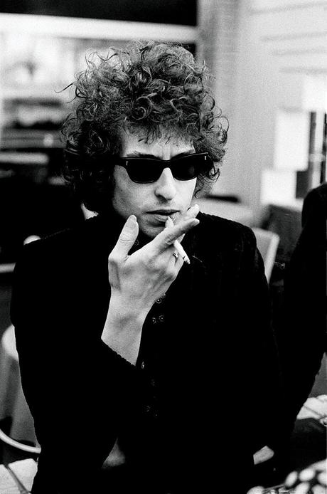 Bob Dylan’s Sunglasses: Rock Music Icon Turned Unlikely Trendsetter