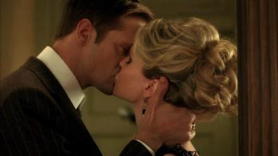 vlcsnap-00005 vlcsnap 000052 400x225 Kristin Bauer talks about the kiss with Alexander Skarsgård