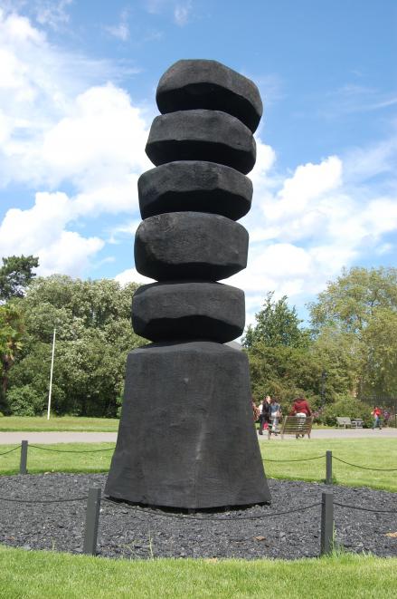 David Nash Cairn Column - Kew Gardens