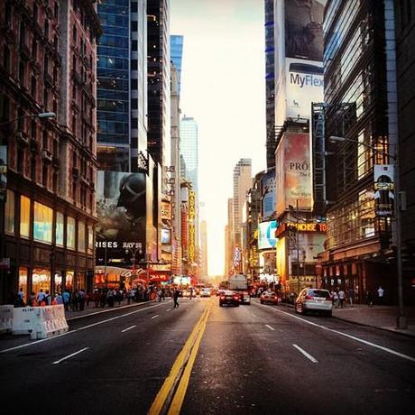 Times square, looking pretty.  (Taken with Instagram at Condé Nast Building)
