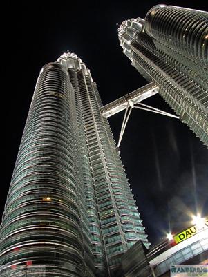 Malaysia on a Budget: Awestruck by the Petronas Towers