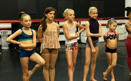 d Dance Moms: Leslie Is Back…Again. That Must Mean It’s Time To Throw Some Shade And Shovel Some Cake. This Is The Worst Birthday Party Ever!