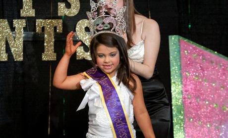 mk Toddlers & Tiaras: Jump Up And Try To Catch A Handful Of Crazy Beads, Because It’s Time For Miss Mardi Gras Madness! Whatever Floats Your Float.