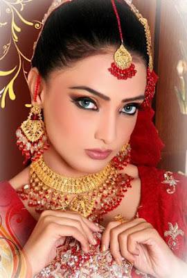 Pakistani Fashion Model Amina Karim Profile & Pictures