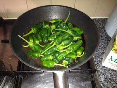 Pimientos de Padrón (Padrón Peppers) Pimientos de Padrón (Padrón Peppers)