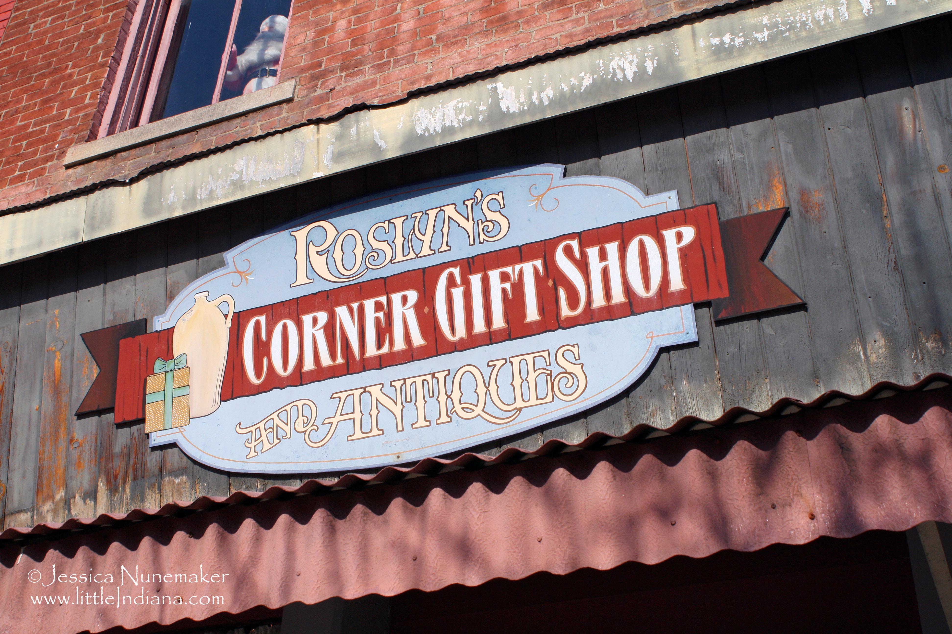 Roslyn's Corner Gift Shop and Antiques: Paoli, Indiana