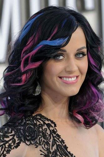 kp kp Celebrity Trend: Dip Dyed Ends